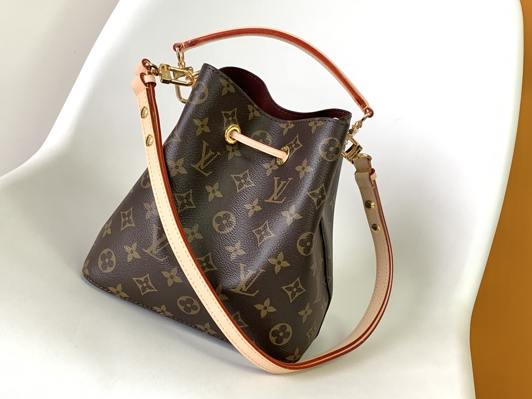 LOUIS VUITTON NEONOE BB M46581