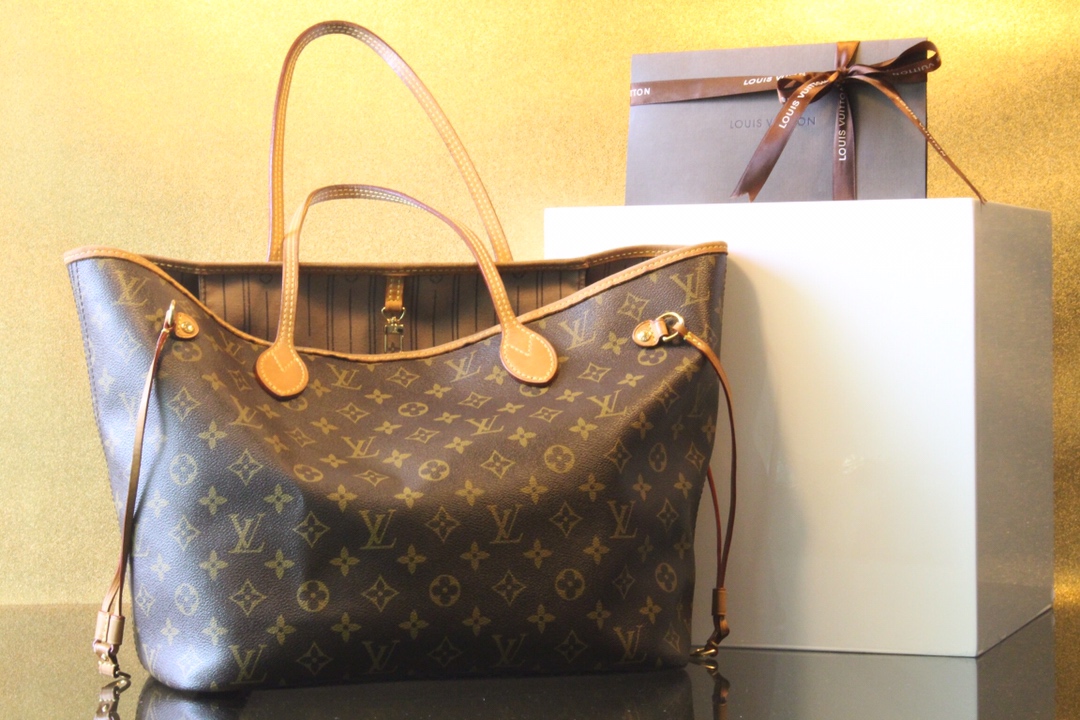 Louis Vuitton MM M40156 Monogram Neverfull Leather Bag