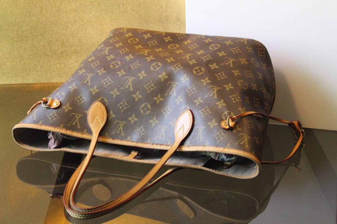 Louis Vuitton MM M40156 Monogram Neverfull Leather Bag