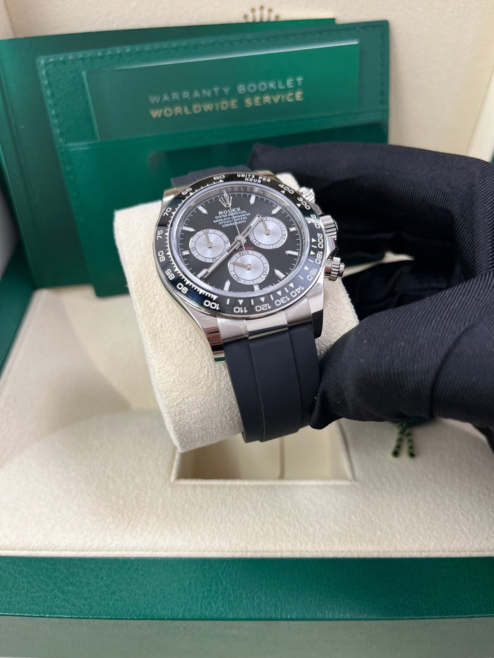 2024 New Rolex Cosmograph Daytona Oyster, 40 mm, White Gold m126519ln-0002