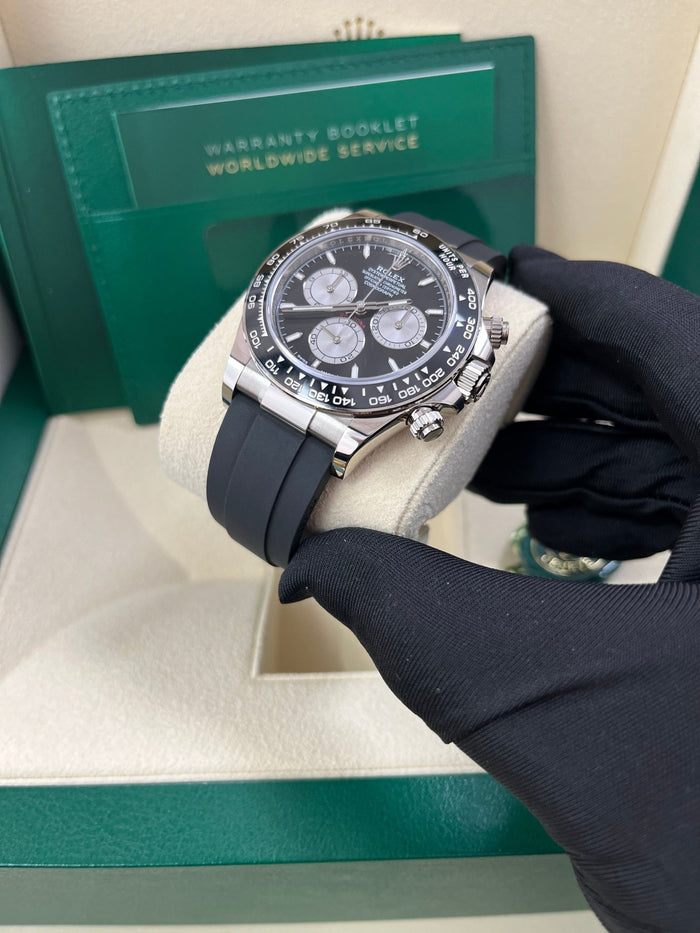 2024 New Rolex Cosmograph Daytona Oyster, 40 mm, White Gold m126519ln-0002