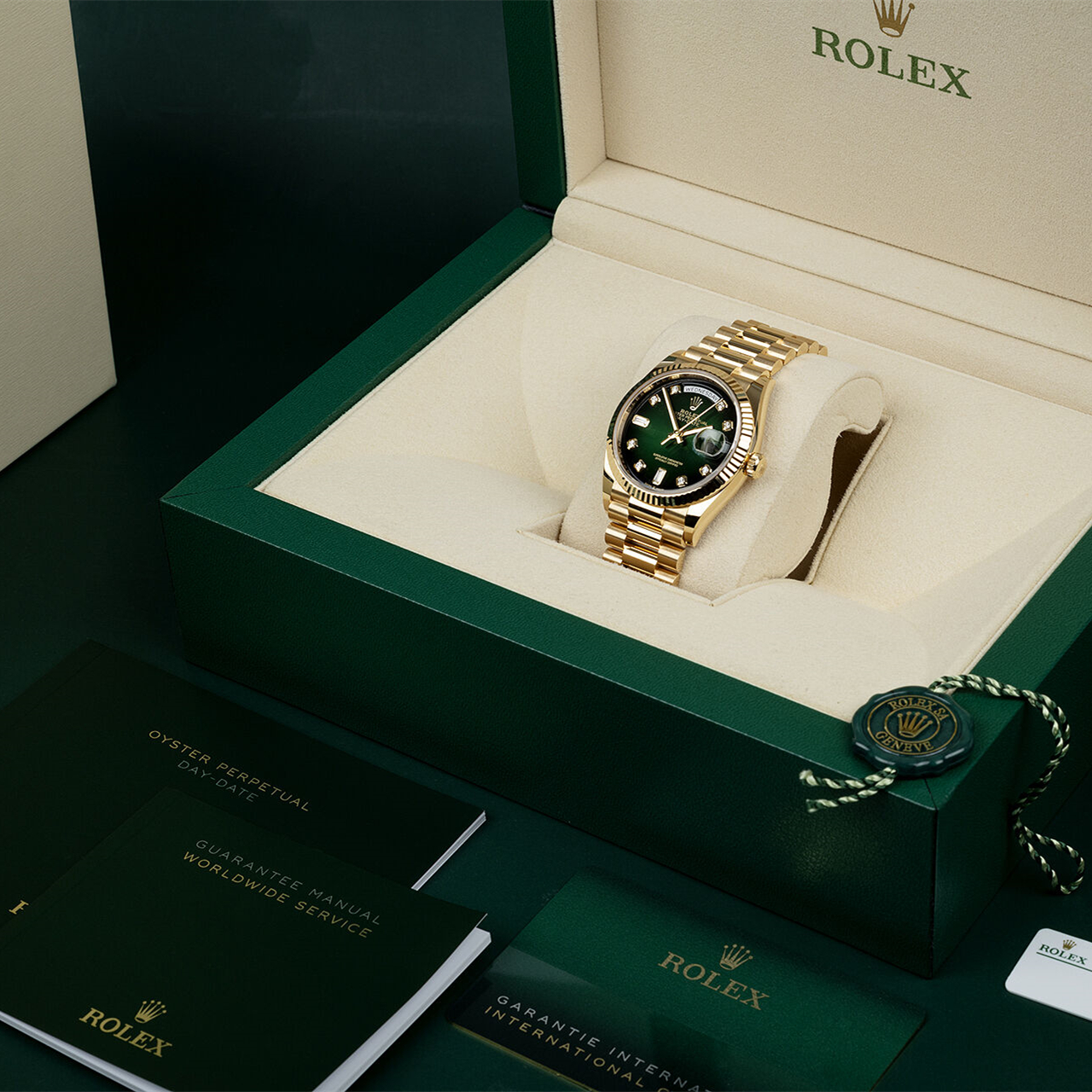 ROLEX Day-Date 40mm Green Ombre Diamond Dial Yellow Gold President Automatic Men’s Watch 128238