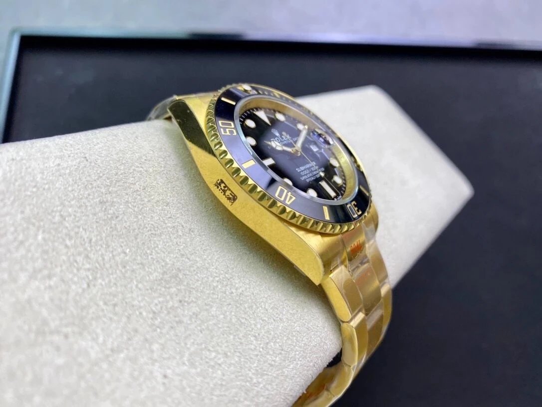 Rolex Perpetual Submariner m126618ln Series Black Gold